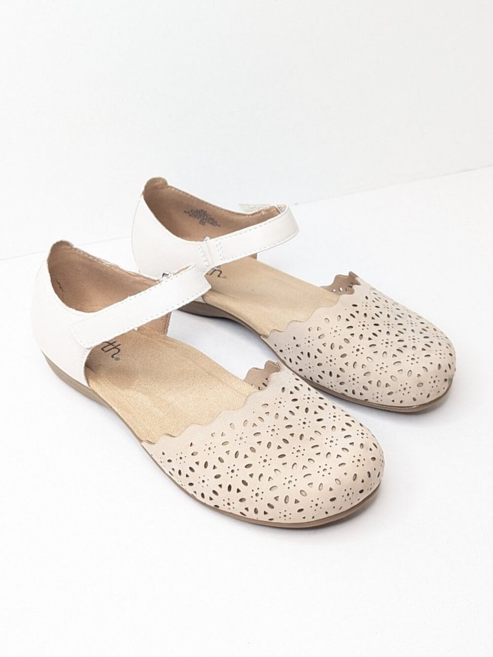 Earth Brynn Mary Jane Flats White Beige Leather Womens 9 Wide